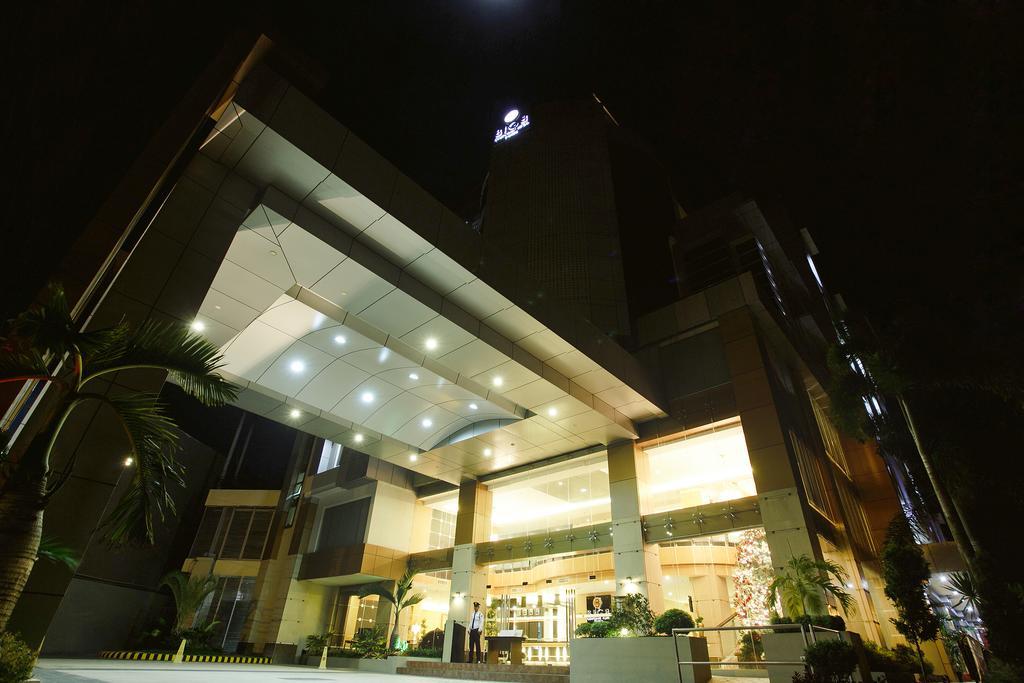 Big 8 Corporate Hotel Tagum Kültér fotó