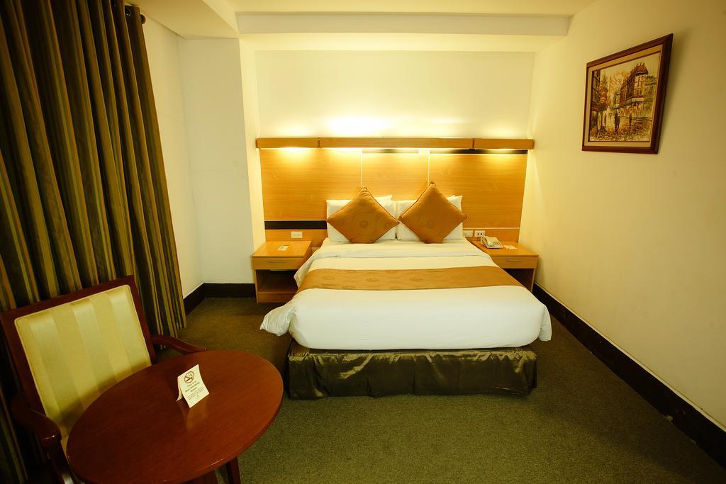 Big 8 Corporate Hotel Tagum Kültér fotó