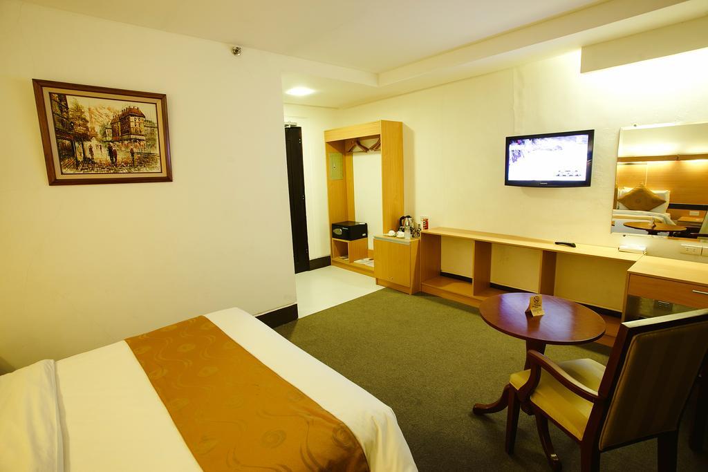 Big 8 Corporate Hotel Tagum Kültér fotó