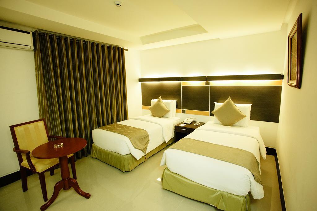 Big 8 Corporate Hotel Tagum Kültér fotó
