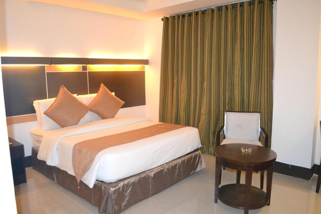 Big 8 Corporate Hotel Tagum Kültér fotó
