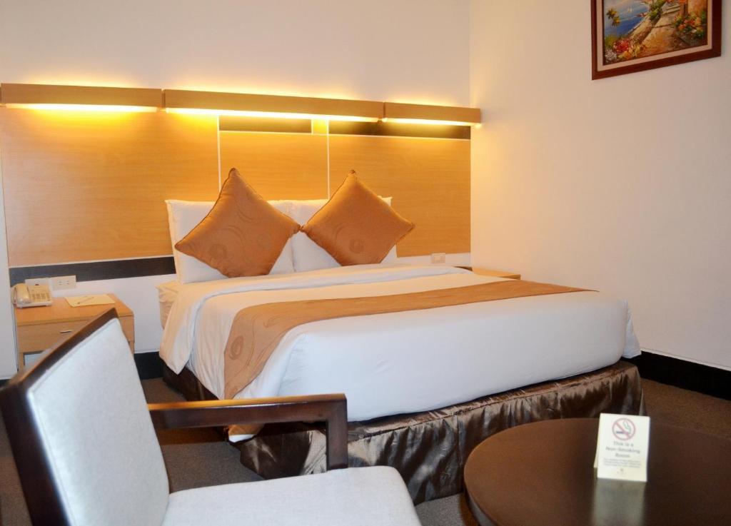 Big 8 Corporate Hotel Tagum Szoba fotó